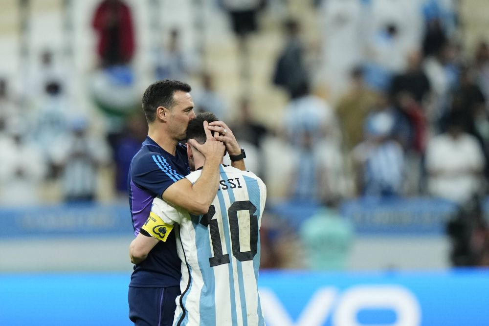 Imagine rară cu soția lui Lionel Scaloni. Ce a făcut selecționerul după calificarea Argentinei în finala mondială_7