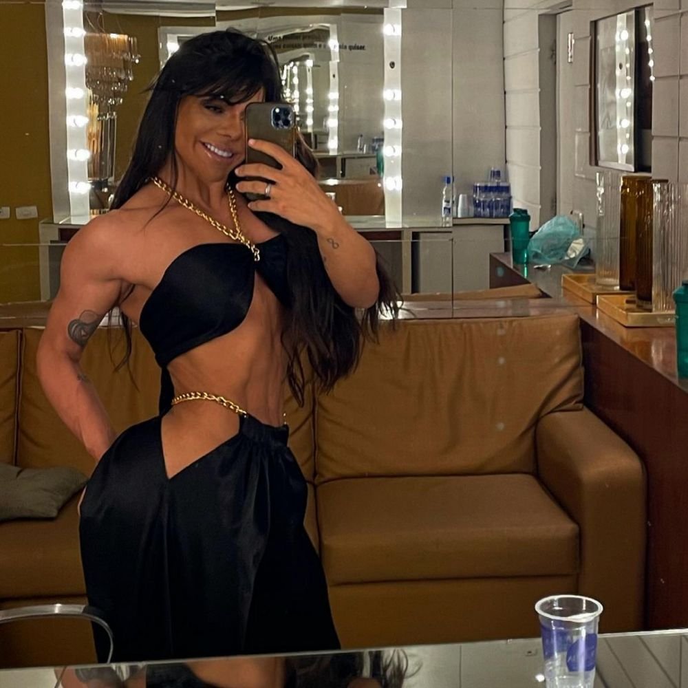 Miss Bum-Bum a comis-o din nou! Cea mai mare fană a lui Messi și-a vopsit pe posterior scorul meciului dintre Argentina și Olanda_11