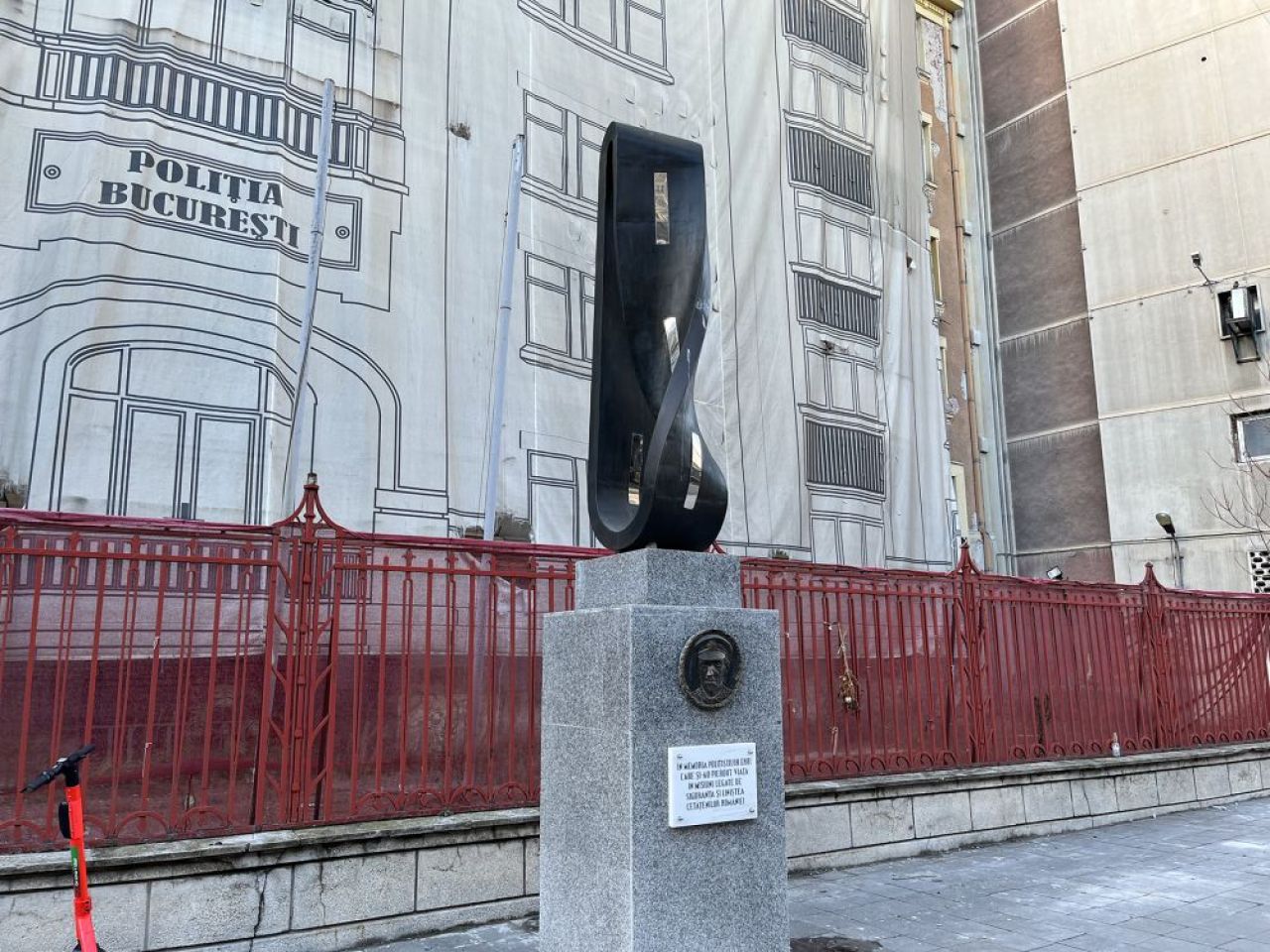 Acesta este monumentul din București despre care turiștii străini cred că e dedicat Mondialului din Qatar_2