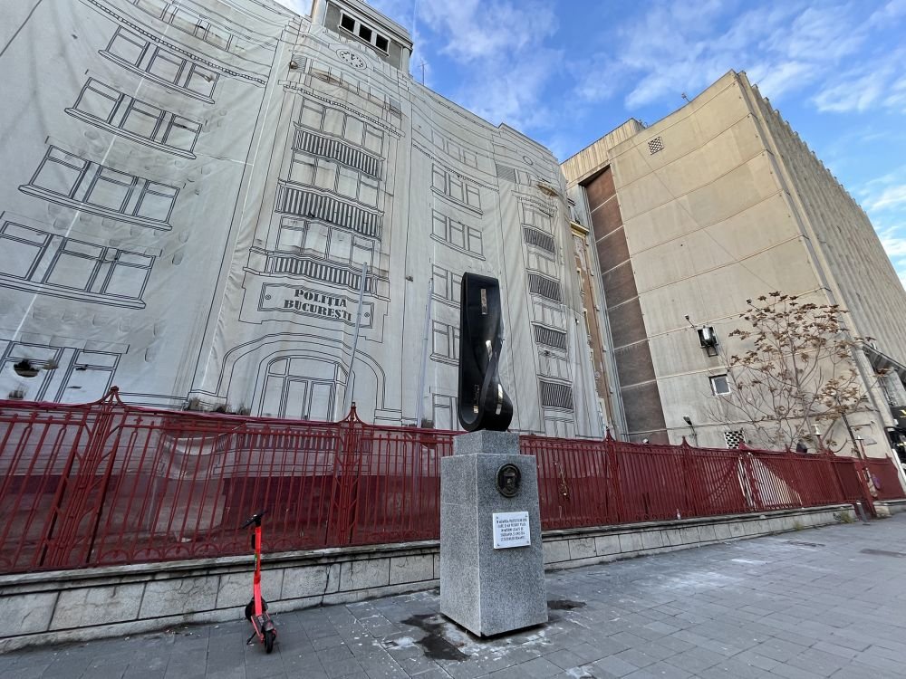 Acesta este monumentul din București despre care turiștii străini cred că e dedicat Mondialului din Qatar_3