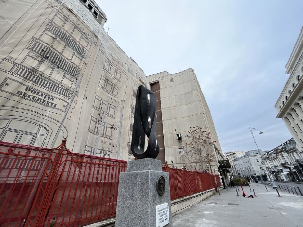 Acesta este monumentul din București despre care turiștii străini cred că e dedicat Mondialului din Qatar_9