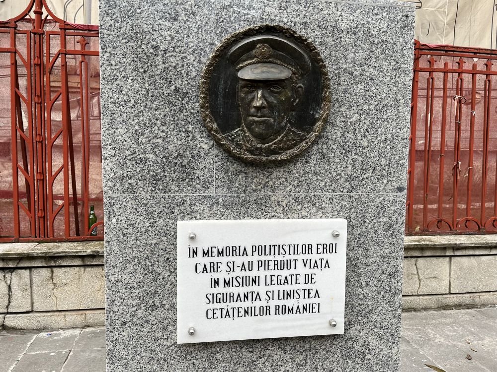 Acesta este monumentul din București despre care turiștii străini cred că e dedicat Mondialului din Qatar_11