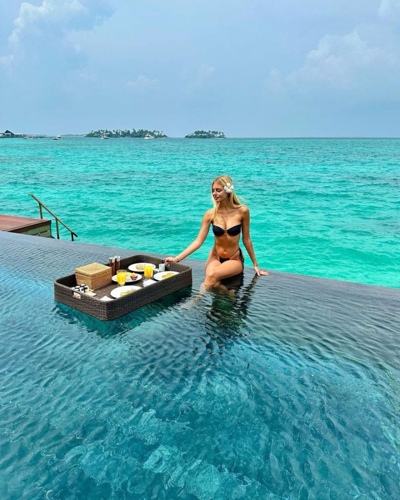 Thibaut Courtois și iubita sa model se relaxează în Maldive după Cupa Mondială. Mishel Gerzig este răvășitoare în costum de baie_23