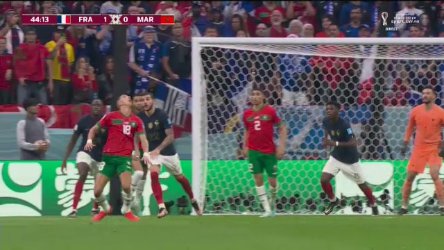 Ratare formidabilă în Franța - Maroc! El Yamiq a reluat dintr-o foarfecă splendidă, dar bara a fost cea care s-a opus golului_34