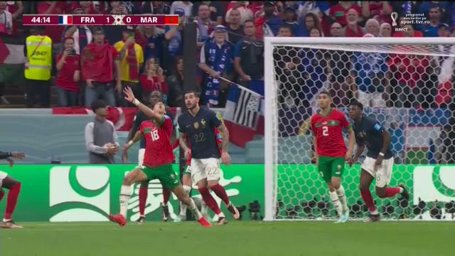 Ratare formidabilă în Franța - Maroc! El Yamiq a reluat dintr-o foarfecă splendidă, dar bara a fost cea care s-a opus golului_35