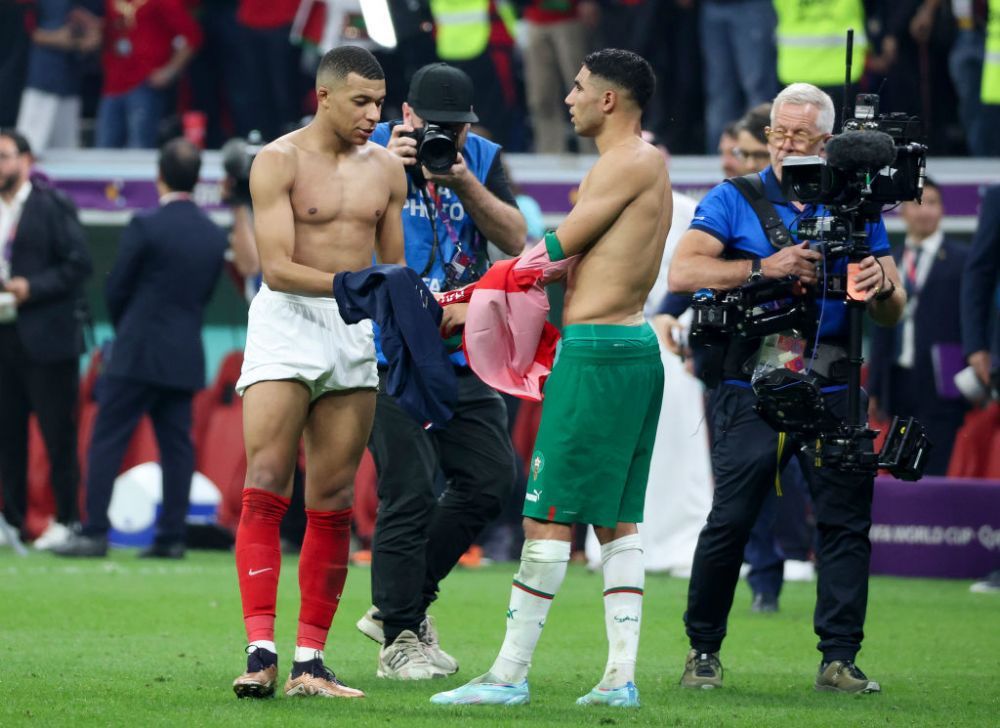 „Ați făcut istorie!” Mesajul emoționant al lui Kylian Mbappe pentru Achraf Hakimi după ce Franța a trecut de Maroc _5