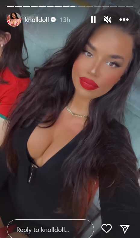 Ținuta mulată &icirc;n care a apărut fosta Miss Croația la meciul Franța-Maroc. A fost desemnată cea mai sexy suporteră de la CM