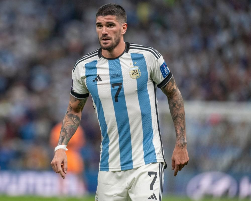 Rodrigo de Paul, starul Argentinei, o duce bine în dragoste. Se iubește cu o artistă superbă_22