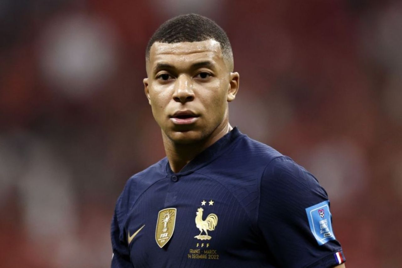 Momentul în care Mbappe a lovit un fan cu mingea în față înainte de meciul cu Maroc. Cum a reacționat fotbalistul_4