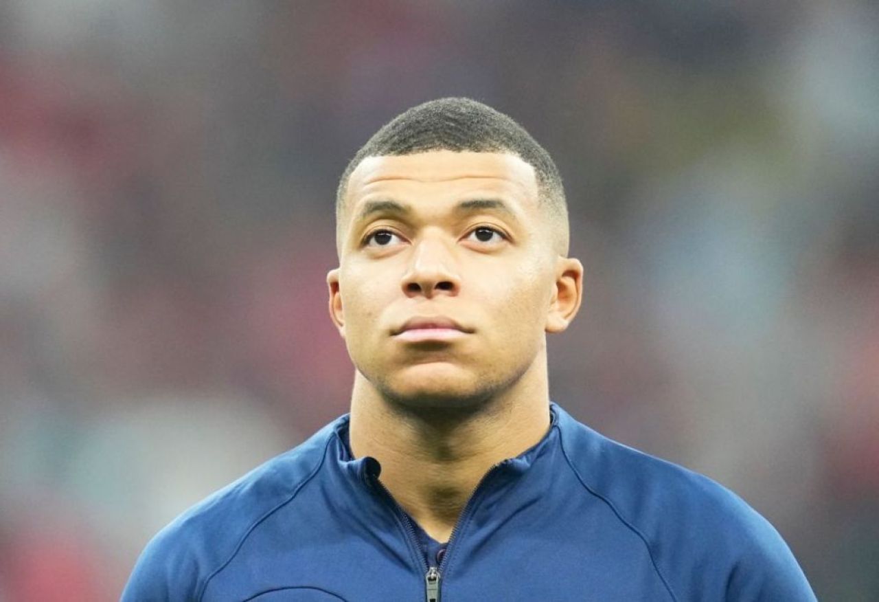 Momentul în care Mbappe a lovit un fan cu mingea în față înainte de meciul cu Maroc. Cum a reacționat fotbalistul_6