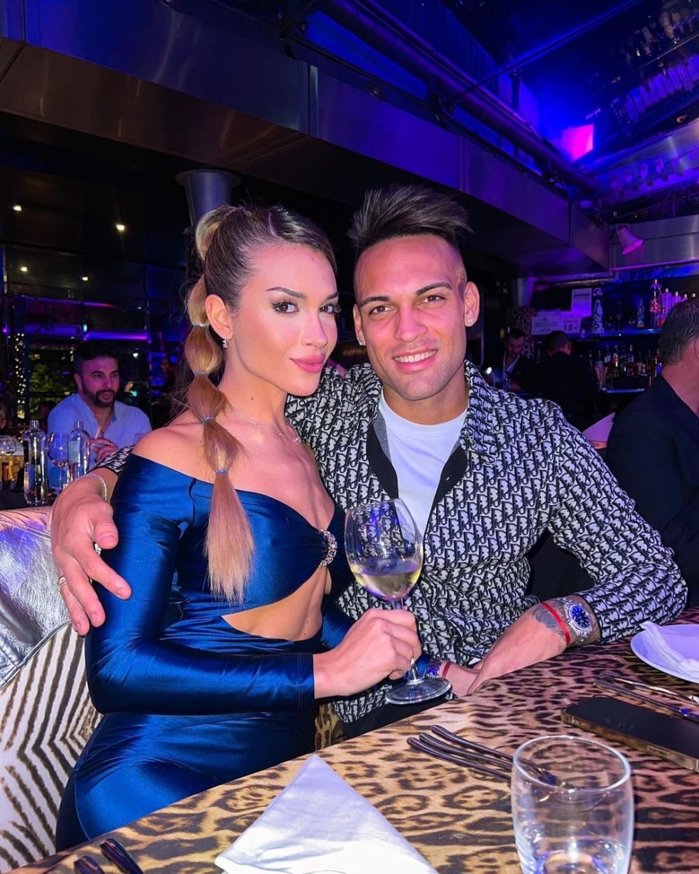 Iubita lui Lautaro Martinez a ajuns la spital după ce a descoperit ce conținea băutura consumată într-un mall din Qatar_9