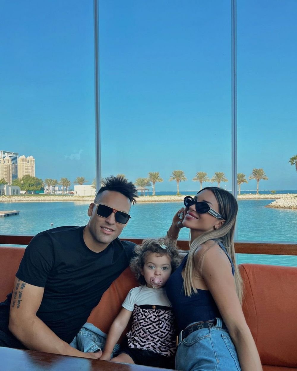 Iubita lui Lautaro Martinez a ajuns la spital după ce a descoperit ce conținea băutura consumată într-un mall din Qatar_14
