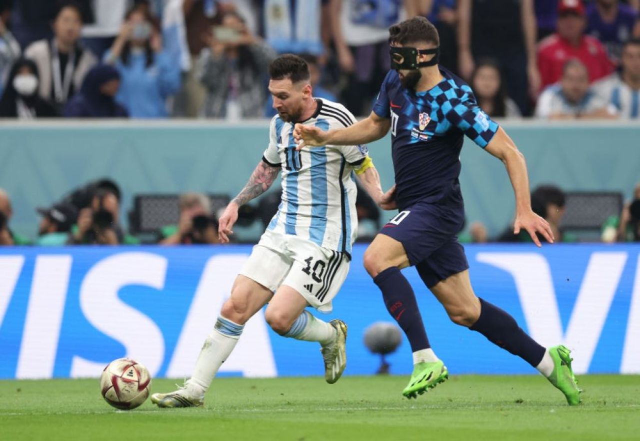 Josko Gvardiol, jucătorul pe care Leo Messi l-a 'umilit' în semifinala cu Croația, a vorbit după faza care a făcut înconjurul lumii! Ce a spus despre argentinian _8