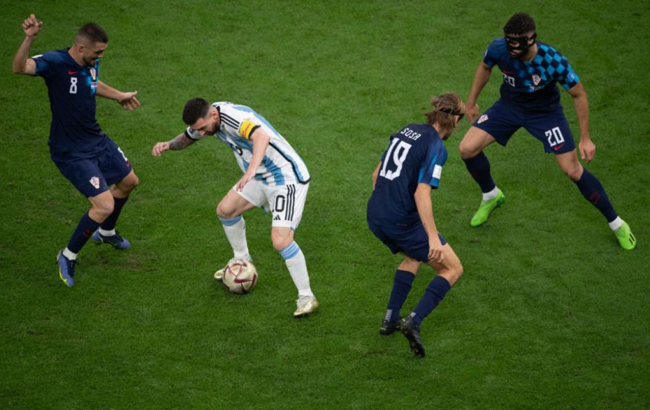 Josko Gvardiol, jucătorul pe care Leo Messi l-a 'umilit' în semifinala cu Croația, a vorbit după faza care a făcut înconjurul lumii! Ce a spus despre argentinian _9
