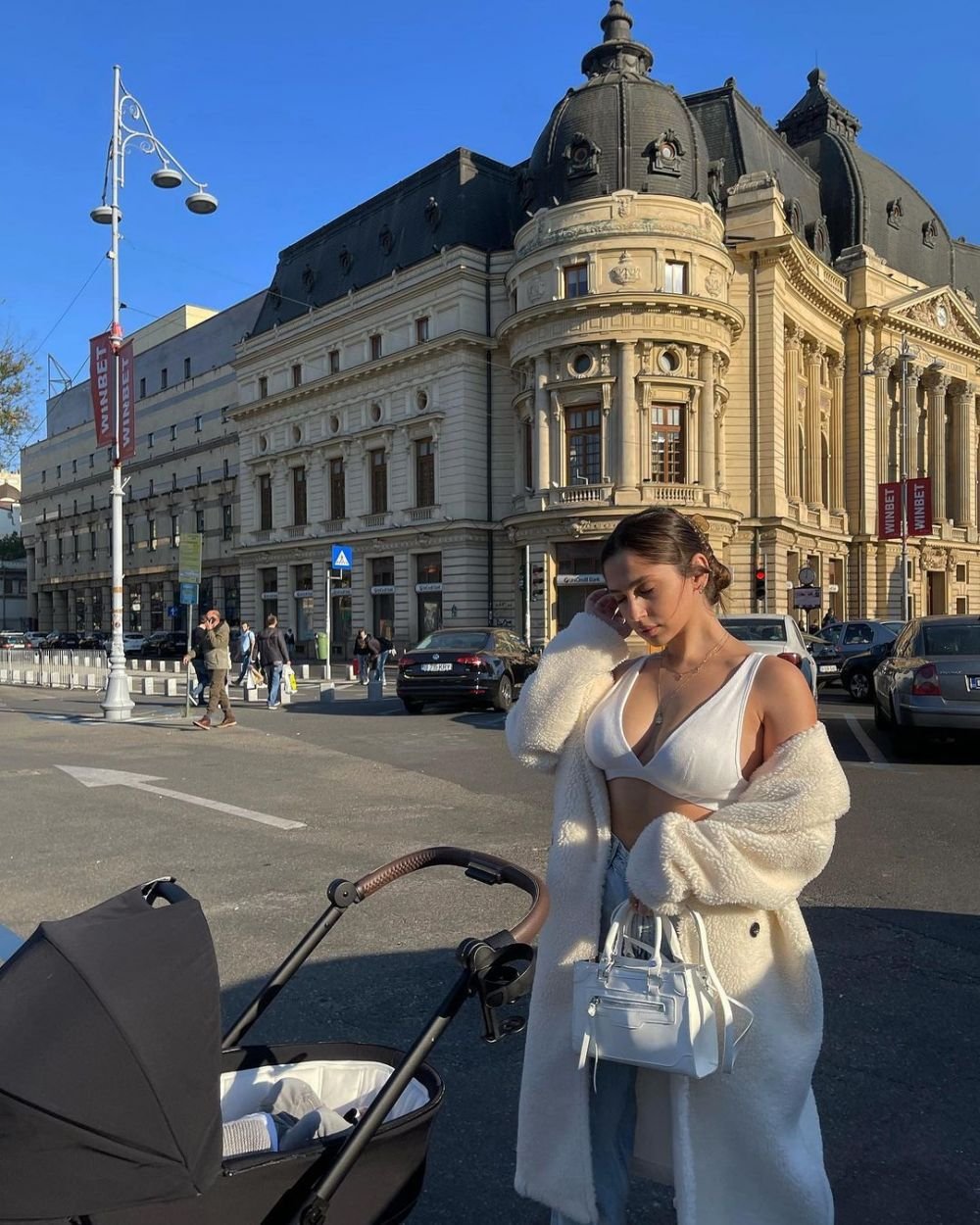 Soția lui Florinel Coman, apariție de senzație pe Instagram alături de fiica șeptarului de la FCSB!_12