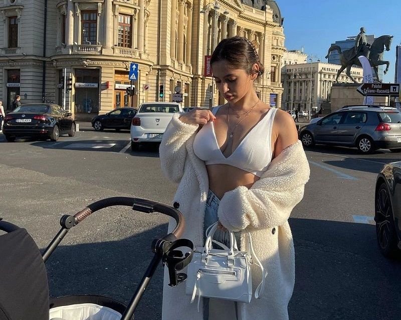 Soția lui Florinel Coman, apariție de senzație pe Instagram alături de fiica șeptarului de la FCSB!_37