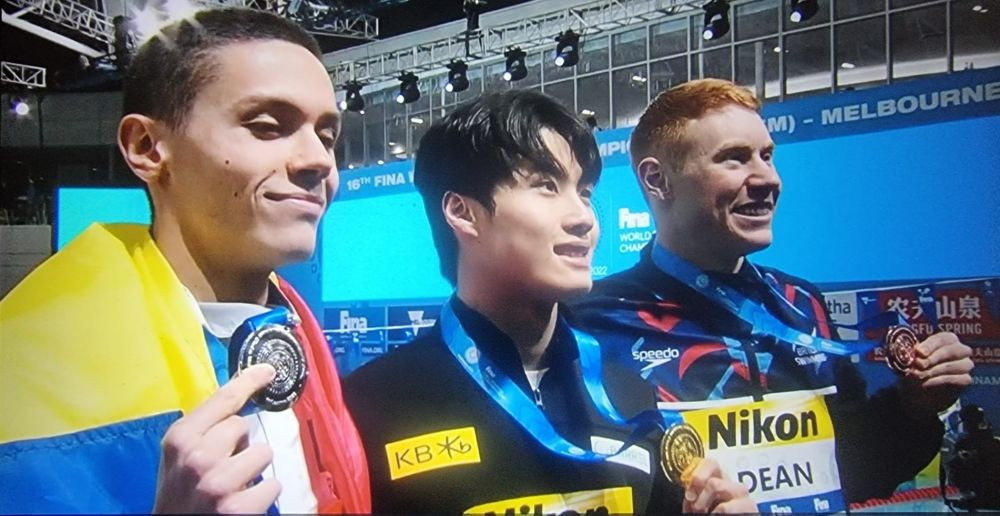 Când revine în țară David Popovici, medaliat cu argint la Mondialul din Melbourne. Anunțul FRNPM_9