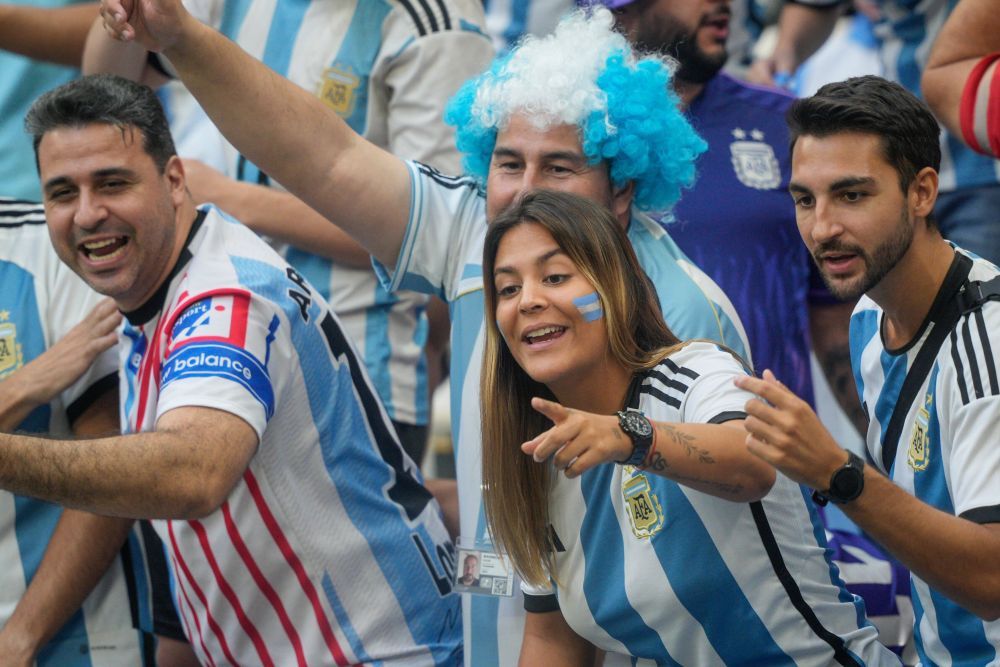 Argentiniencele au făcut show în tribune, înainte de finala Cupei Mondiale cu Franța_14