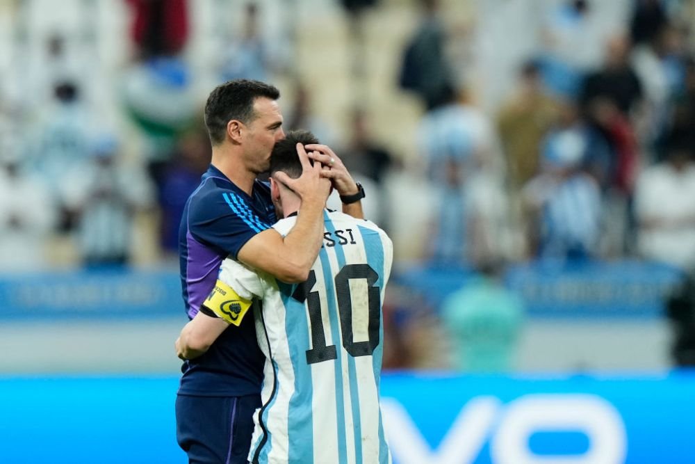 "Poza care spune tot, nu pleca Leo". După șase ani de la mesajul dureros al lui Scaloni pentru Messi, cei doi au devenit campioni mondiali