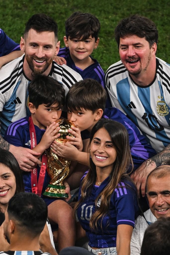 Lionel Messi s-a bucurat alături de familie pentru câștigarea titlului mondial. Imagini de senzație, direct de pe gazon_6