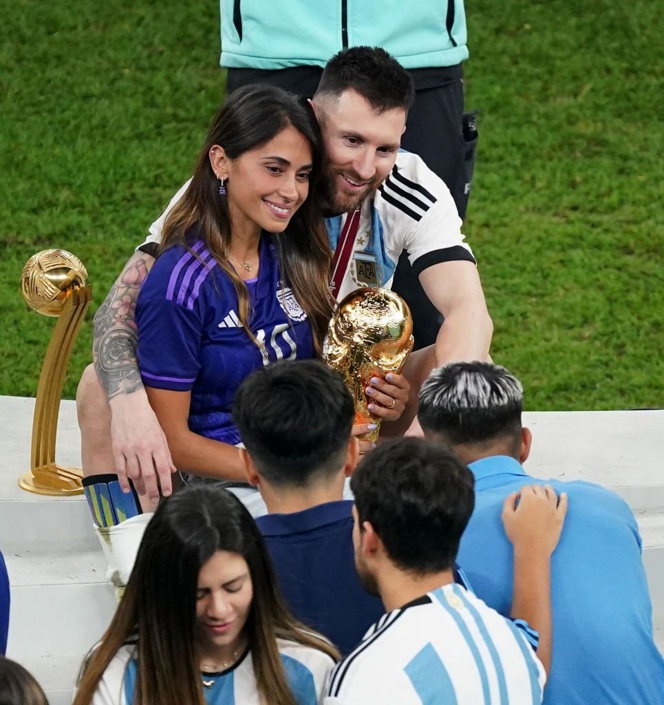 Lionel Messi s-a bucurat alături de familie pentru câștigarea titlului mondial. Imagini de senzație, direct de pe gazon_8