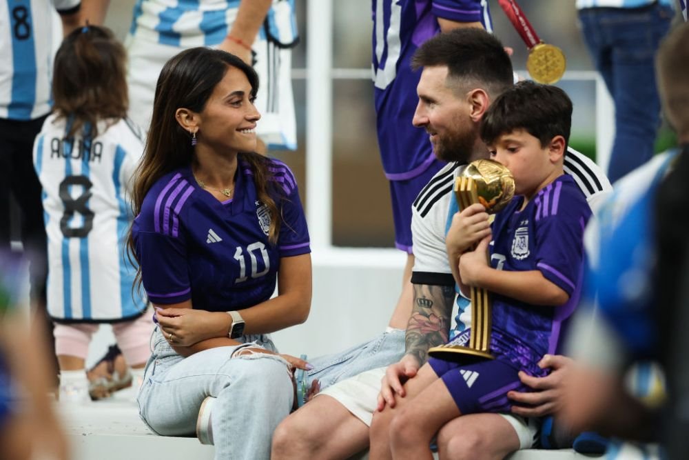 Lionel Messi s-a bucurat alături de familie pentru câștigarea titlului mondial. Imagini de senzație, direct de pe gazon_10