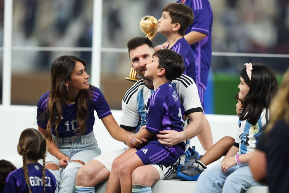 Lionel Messi s-a bucurat alături de familie pentru câștigarea titlului mondial. Imagini de senzație, direct de pe gazon_15