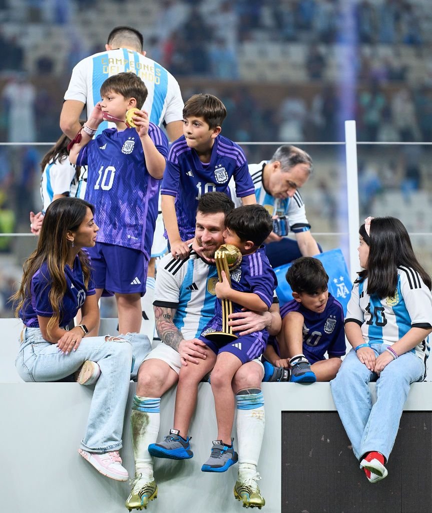 Lionel Messi s-a bucurat alături de familie pentru câștigarea titlului mondial. Imagini de senzație, direct de pe gazon_19