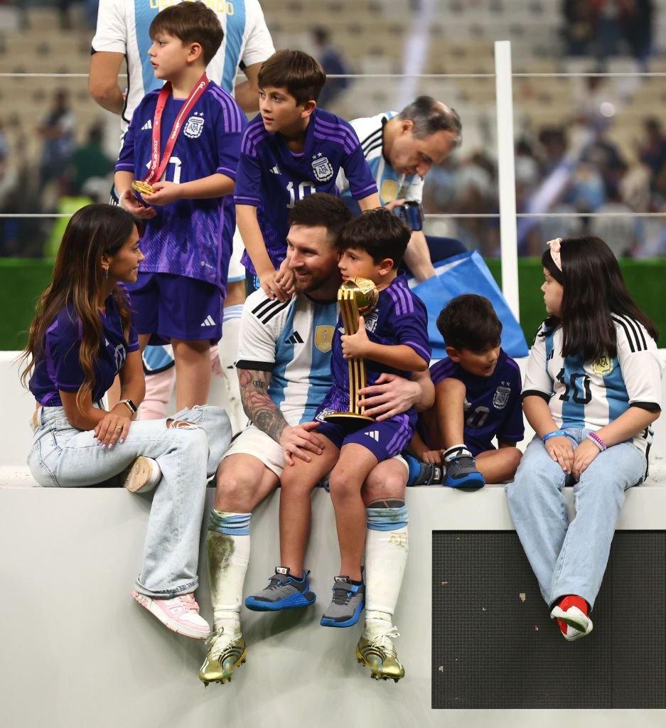 Lionel Messi s-a bucurat alături de familie pentru câștigarea titlului mondial. Imagini de senzație, direct de pe gazon_26