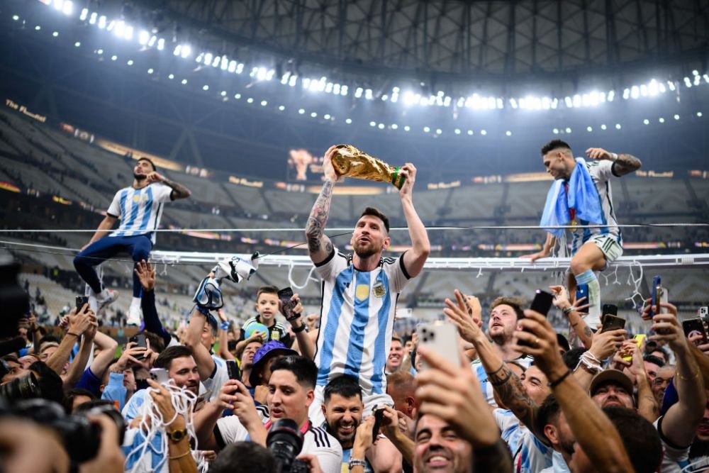 &rdquo;Un rămas bun demn de geniul său&rdquo;. Leo Messi, felicitat de brazilianul Ronaldo