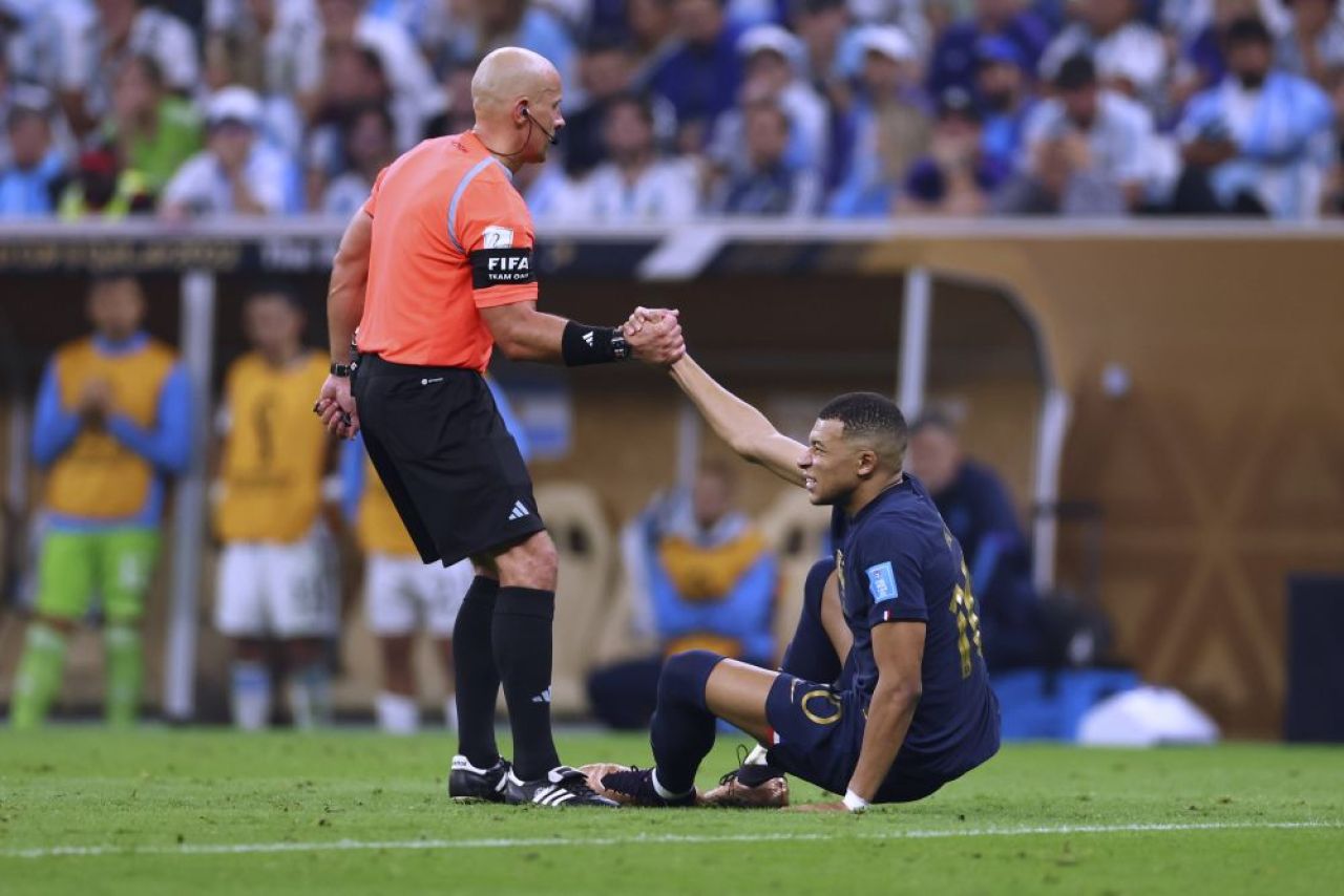 L'Equipe îl face praf pe arbitrul Marciniak după finala Argentina - Franța: