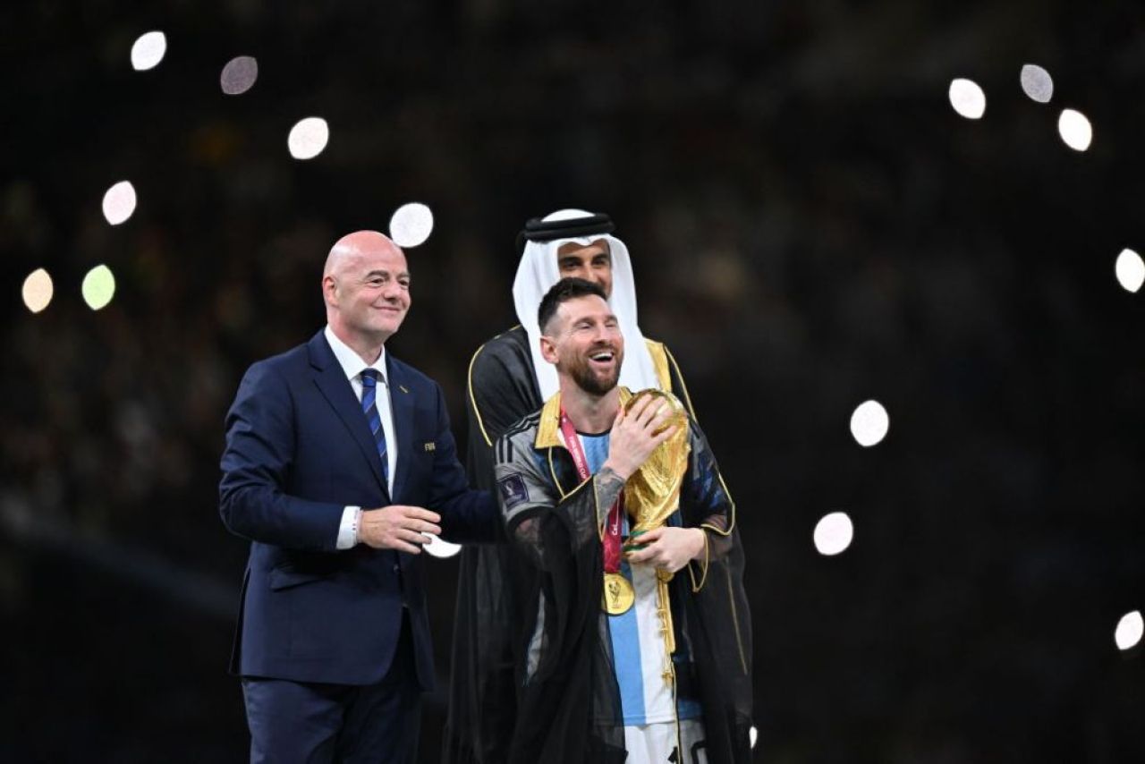 Qatarul, apărat după gestul controversat cu Leo Messi: