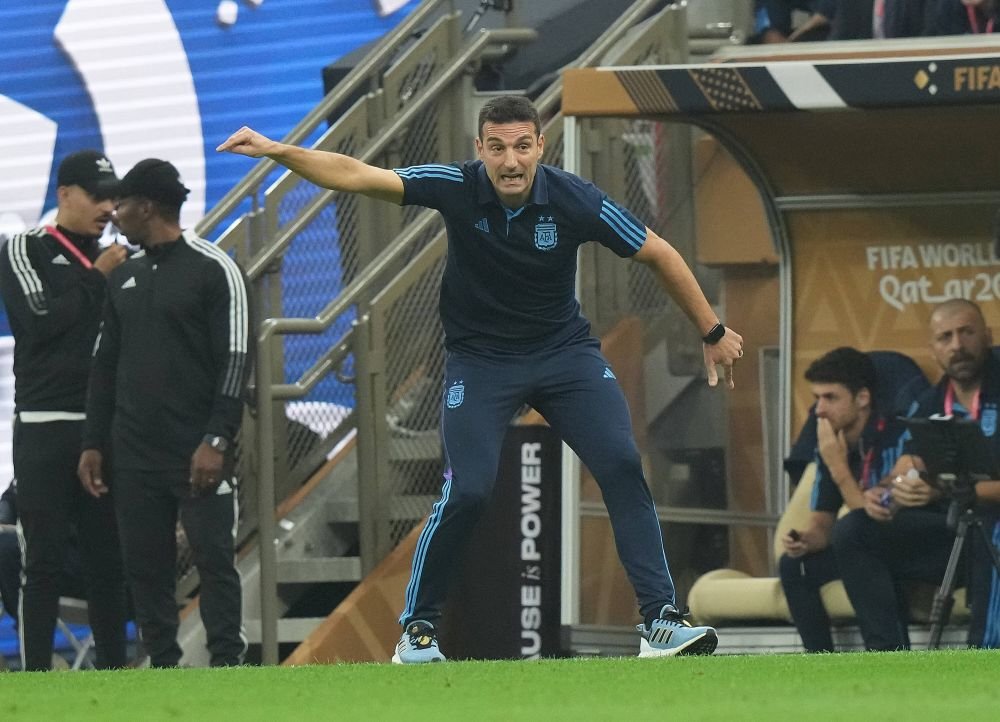 Lionel Scaloni, al doilea cel mai tânăr selecționer campion mondial! Este întrecut doar de ”romanticul” Cesar Luis Menotti_13