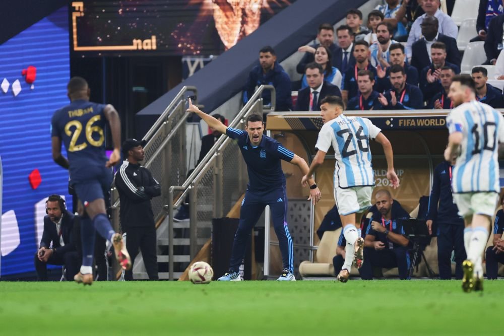 Lionel Scaloni, al doilea cel mai tânăr selecționer campion mondial! Este întrecut doar de ”romanticul” Cesar Luis Menotti_16