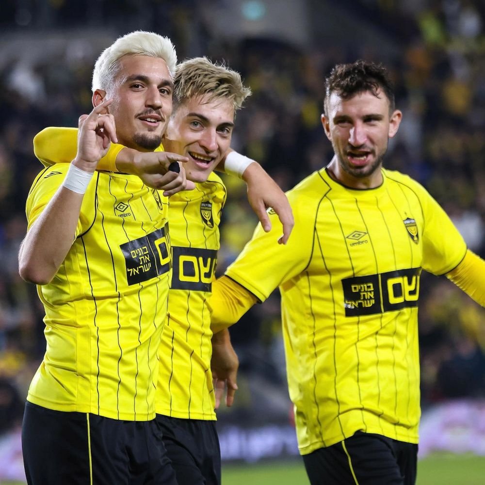 Doi români fără națională se luptă pentru titlul de golgheter al unui campionat aflat peste Superliga în clasamentul UEFA! _3