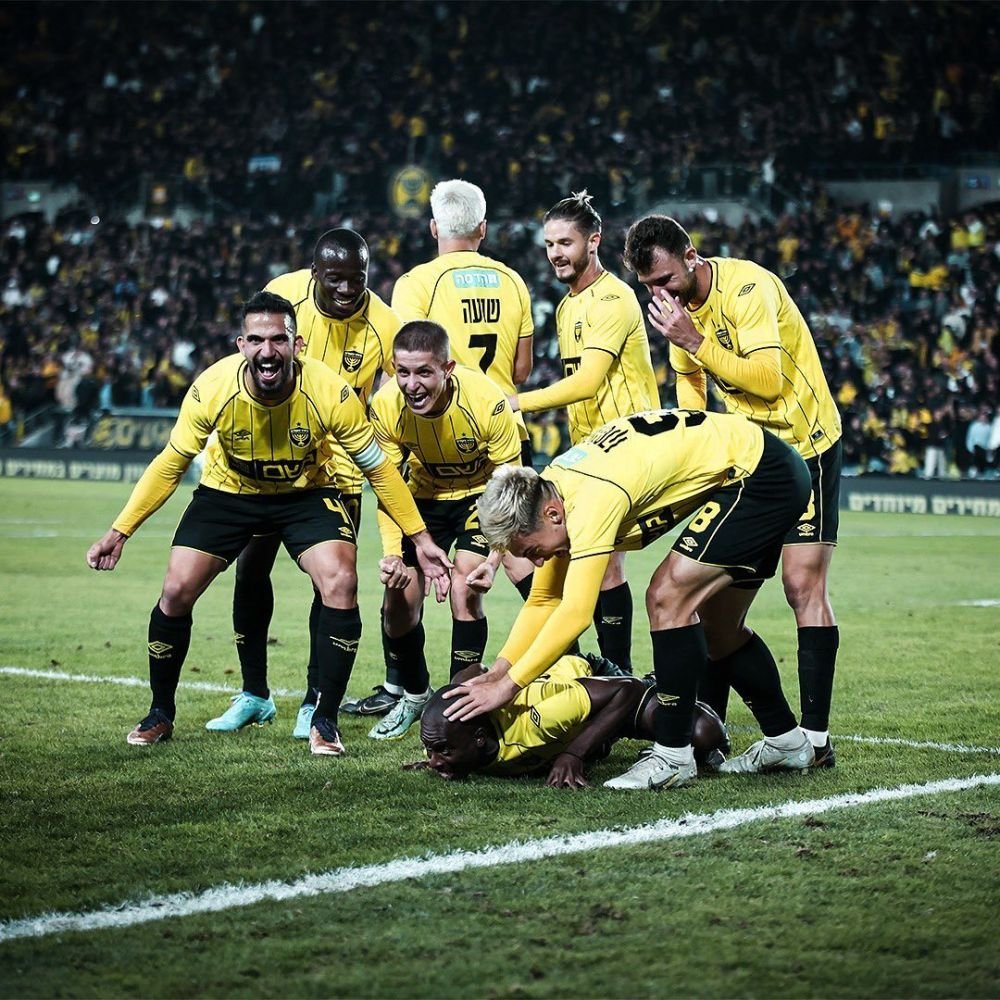 Doi români fără națională se luptă pentru titlul de golgheter al unui campionat aflat peste Superliga în clasamentul UEFA! _6