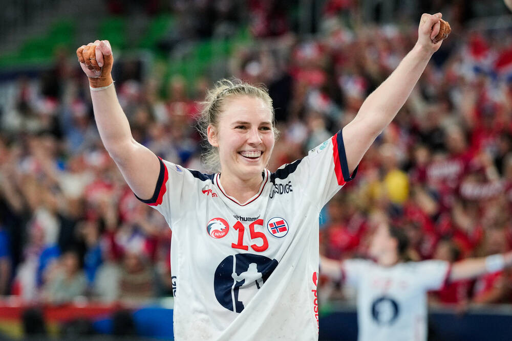 Transfer stelar realizat de CSM București!_3