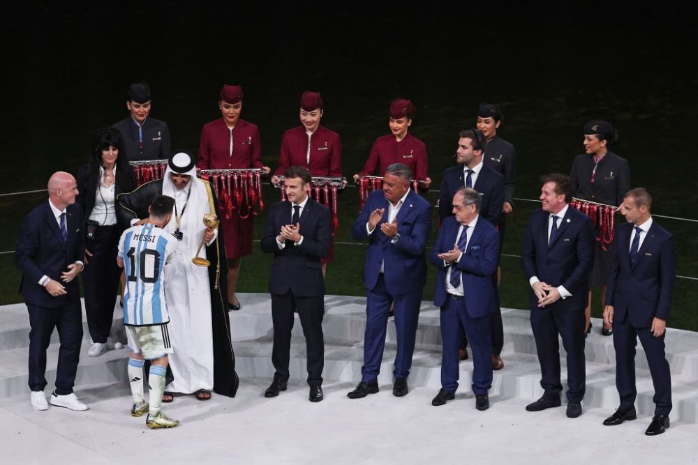România a fost reprezentată la Campionatul Mondial din Qatar! Frumoasa brunetă care a împărțit scena cu Lionel Messi _44