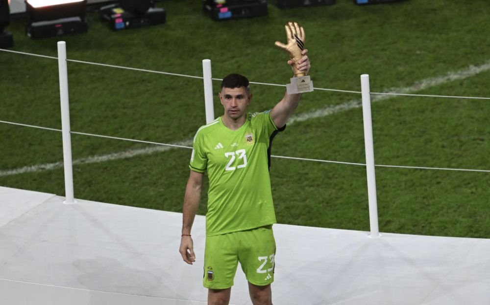 Helmut Duckadam, „intră prin alunecare” la Emiliano Martinez după gestul „bizar” de la decernarea premiilor. Ce a spus Eroul de la Sevilla_5