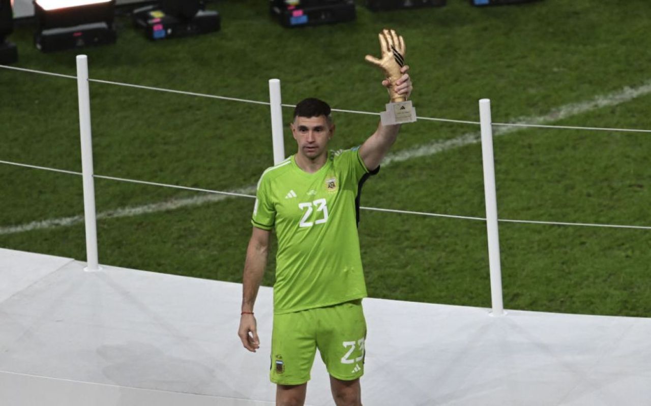 Helmut Duckadam, „intră prin alunecare” la Emiliano Martinez după gestul „bizar” de la decernarea premiilor. Ce a spus Eroul de la Sevilla_5