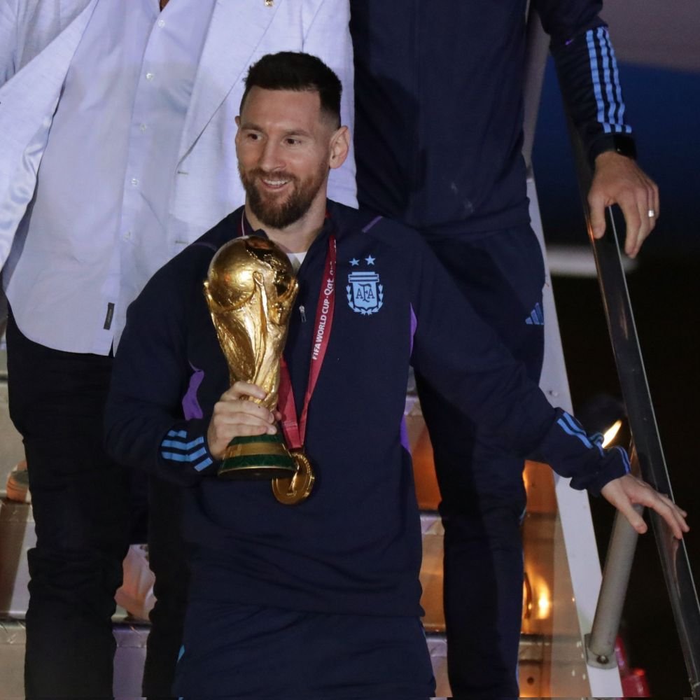 Nebunie pe străzile din Buenos Aires! Imaginile din Argentina de la sosirea naționalei, în mijlocul nopții, sunt impresionante _3