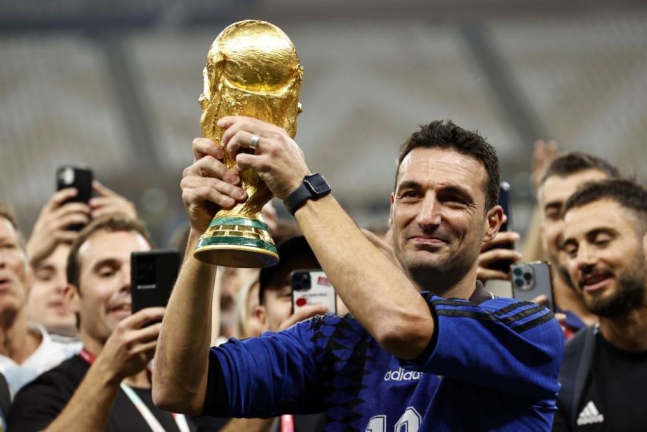 Povestea senzațională a tricoului cu care Lionel Scaloni a apărut după ce Argentina a câștigat Campionatul Mondial _5