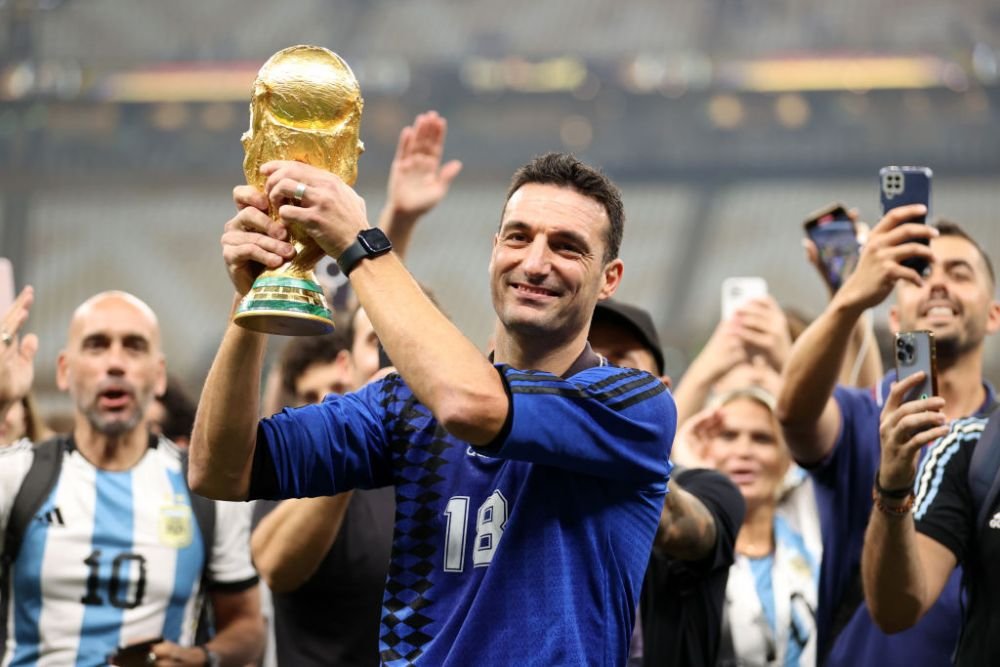 Povestea senzațională a tricoului cu care Lionel Scaloni a apărut după ce Argentina a câștigat Campionatul Mondial _8
