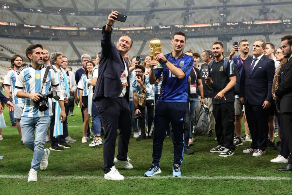 Povestea senzațională a tricoului cu care Lionel Scaloni a apărut după ce Argentina a câștigat Campionatul Mondial _12