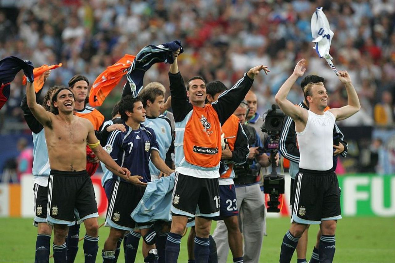 Povestea senzațională a tricoului cu care Lionel Scaloni a apărut după ce Argentina a câștigat Campionatul Mondial _16