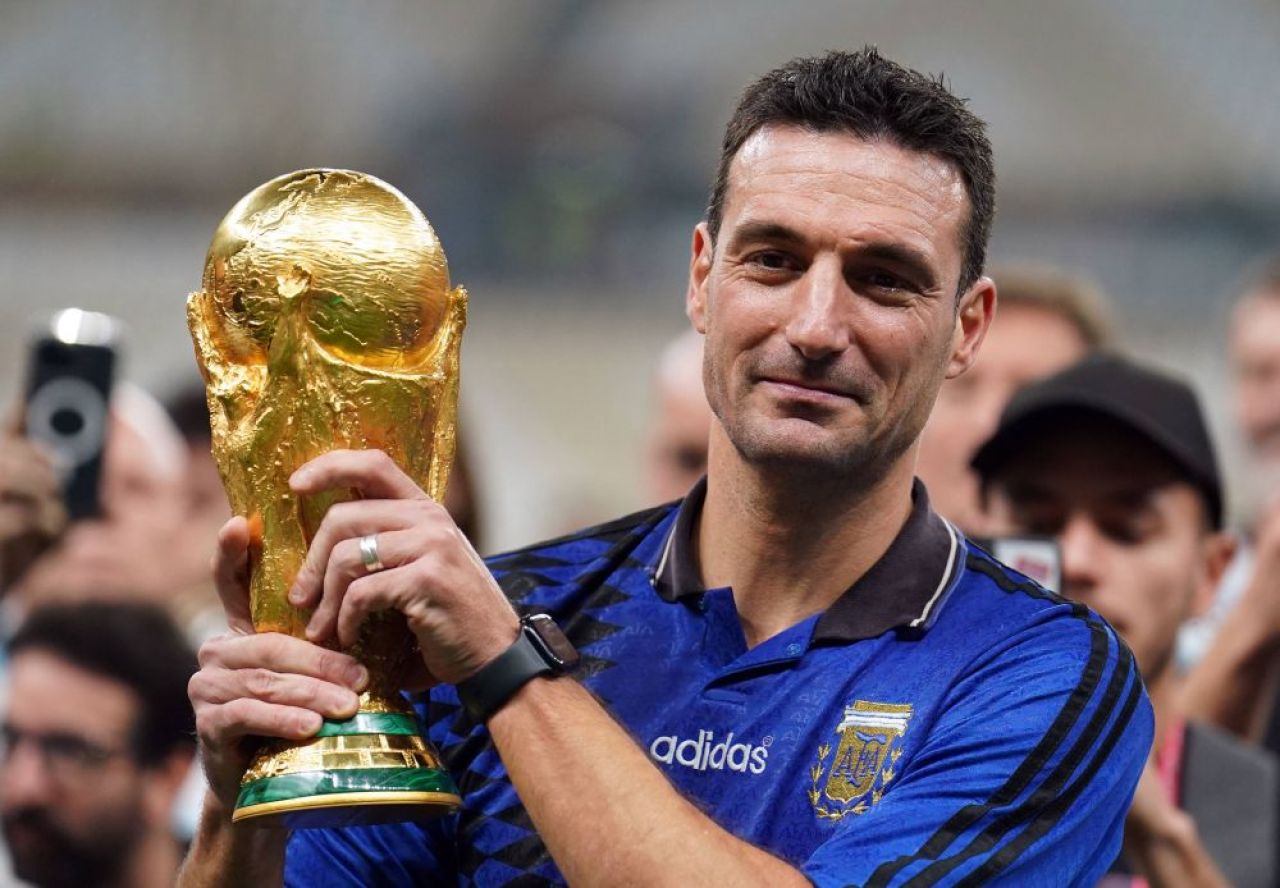 Povestea senzațională a tricoului cu care Lionel Scaloni a apărut după ce Argentina a câștigat Campionatul Mondial _20