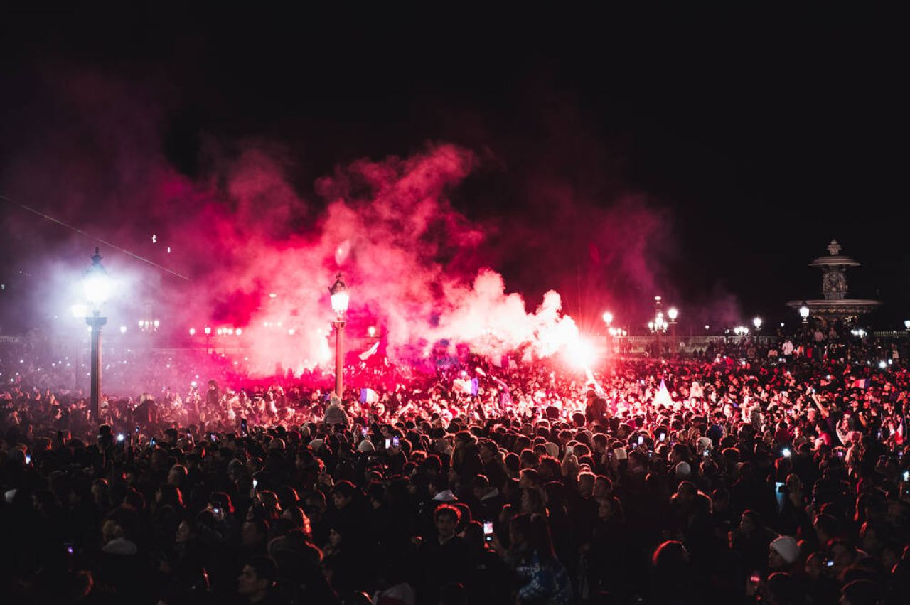 Eroi! Imagini senzaționale surprinse cu fotbaliștii francezi, aclamați de zeci de mii de fani_8