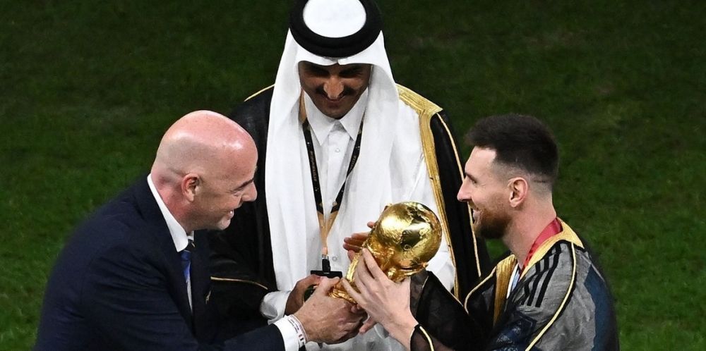 De câte trofee mai are nevoie Lionel Messi pentru a bate recordul impresionant al lui Dani Alves_14