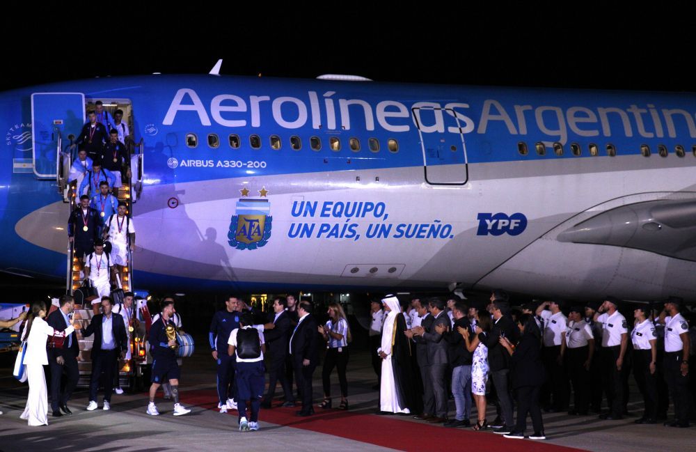 Nebunie în Buenos Aires! Lionel Messi și ceilalți campioni mondiali, sărbătoriți pe străzi_9