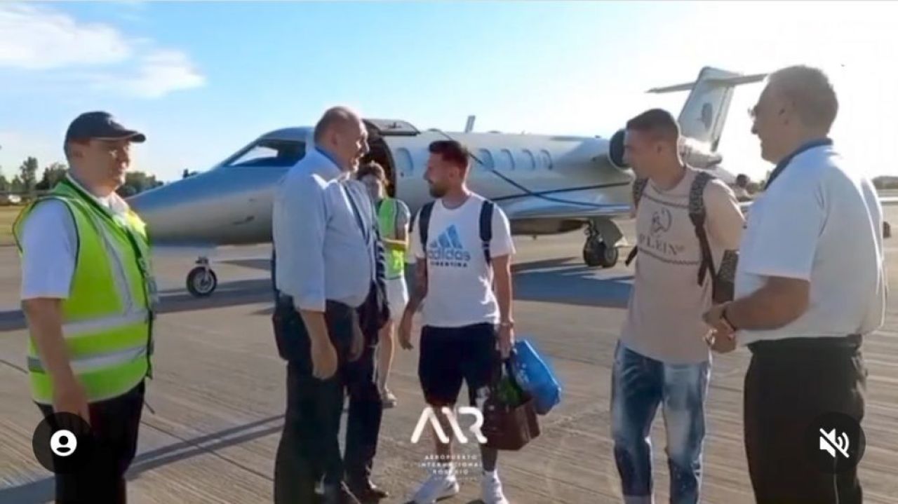Lionel Messi, ajutat de poliție pentru a intra în locuința din Rosario. Mii de suporteri l-au așteptat în fața casei_5